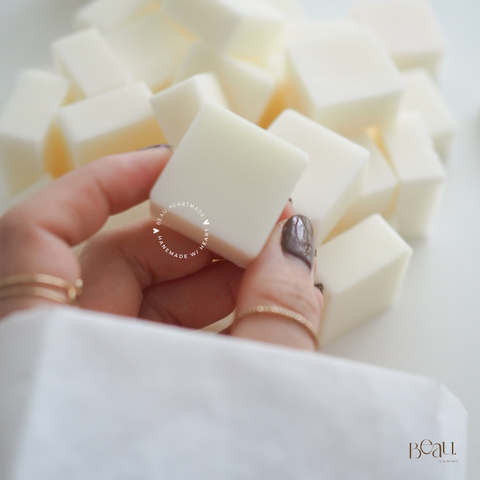 Pre-blended candle wax for candle making - 1 kg.
